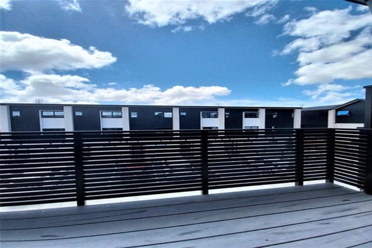 Photo of property in 6/61 Matipo Road, Te Atatu Peninsula, Auckland, 0610