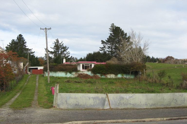 Photo of property in 52 Irvine Street, Lawrence, 9532