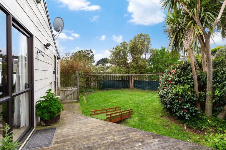 Photo of property in 12 Dominica Crescent, Grenada Village, Wellington, 6037