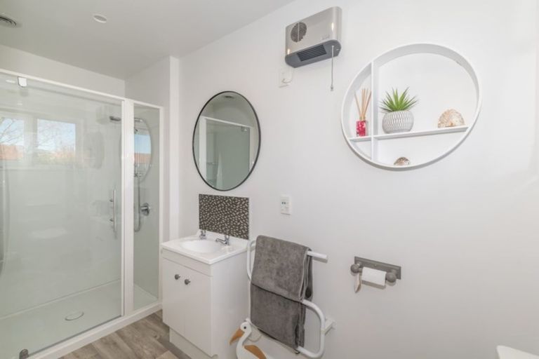 Photo of property in 146 Main North Road, Woodend, 7610