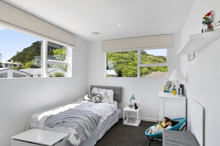 Photo of property in 4 Middlesex Place, Northland, Wellington, 6012