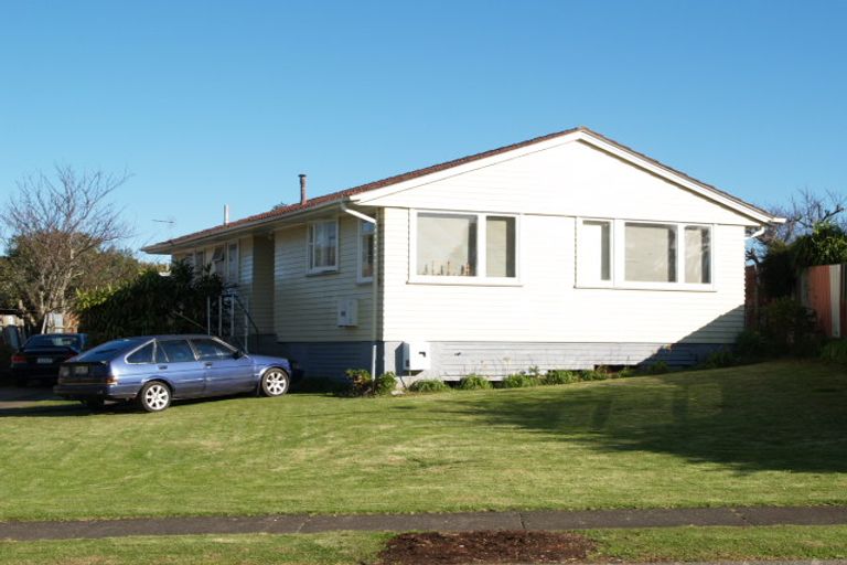 Photo of property in 20 Chadwick Crescent, Mangere East, Auckland, 2024