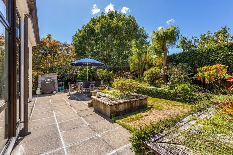 Photo of property in 12a Tamati Place, Merrilands, New Plymouth, 4312