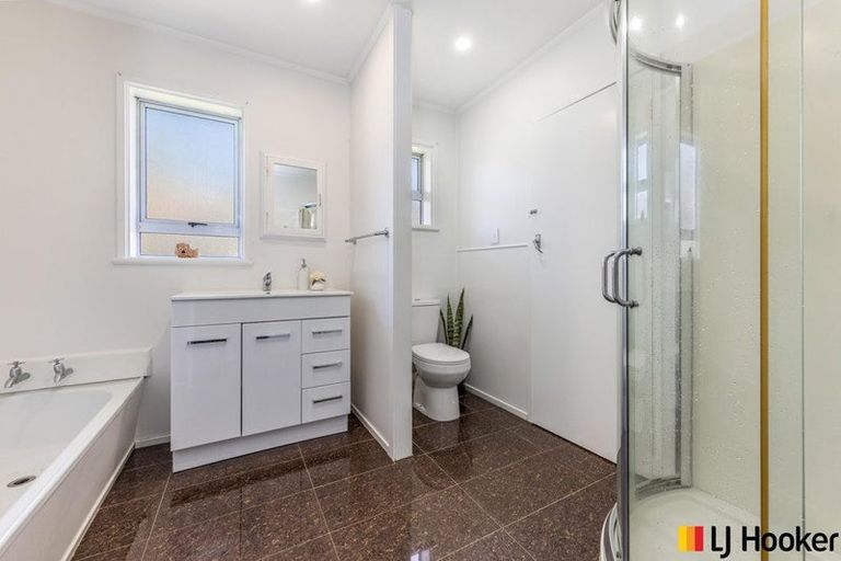 Photo of property in 17 Valencia Place, Manurewa, Auckland, 2102