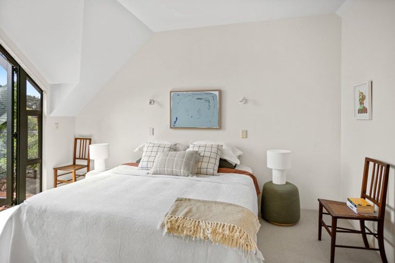 Photo of property in 16 James Clendon Place, Okiato, Russell, 0272