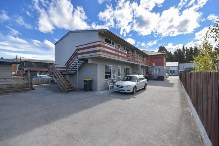 Photo of property in 214 Main South Road, Green Island, Dunedin, 9018