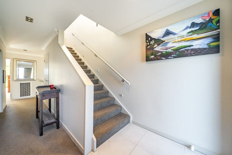 Photo of property in 201 Miromiro Road, Normandale, Lower Hutt, 5010
