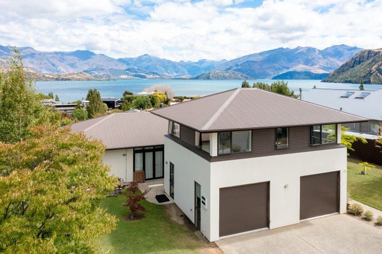 Photo of property in 3 Briar Bank Drive, Wanaka, 9305