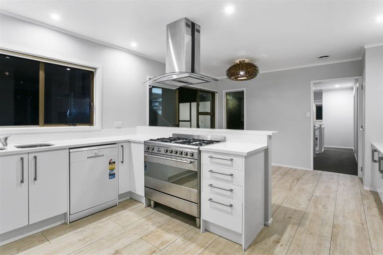 Photo of property in 14 Galaxy Drive, Mairangi Bay, Auckland, 0630