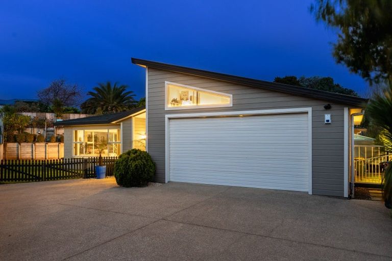 Photo of property in 15 Datum Way, Paraparaumu, 5032