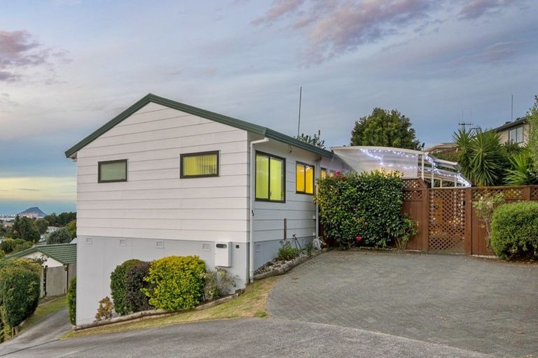 Photo of property in 8a Pelorus Street, Welcome Bay, Tauranga, 3112