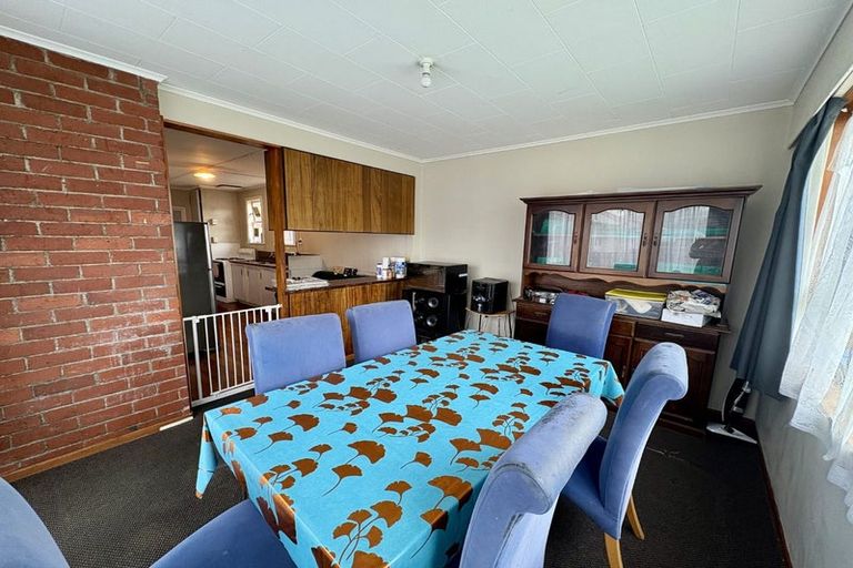 Photo of property in 3 Shearer Crescent, Naenae, Lower Hutt, 5011