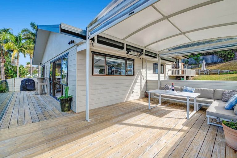 Photo of property in 39 Merehai Place, Snells Beach, 0920