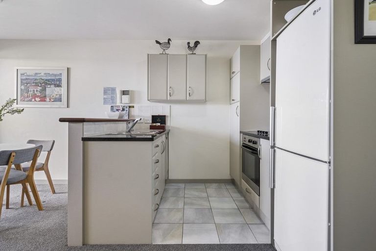 Photo of property in Anchorage Apartments, 211/36 Victoria Road, Mount Maunganui, 3116