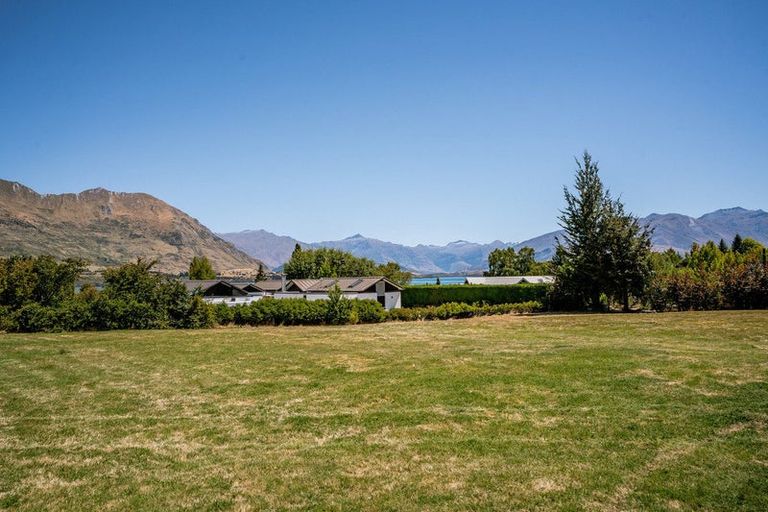 Photo of property in 166b Beacon Point Road, Wanaka, 9305