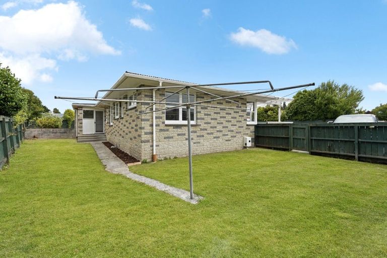 Photo of property in 19 Kensington Place, Fairfield, Hamilton, 3214