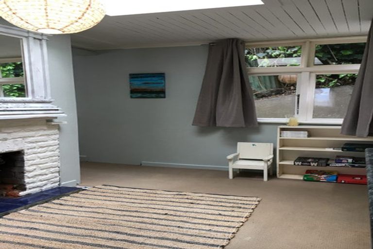 Photo of property in 28 Coote Road, Bluff Hill, Napier, 4110