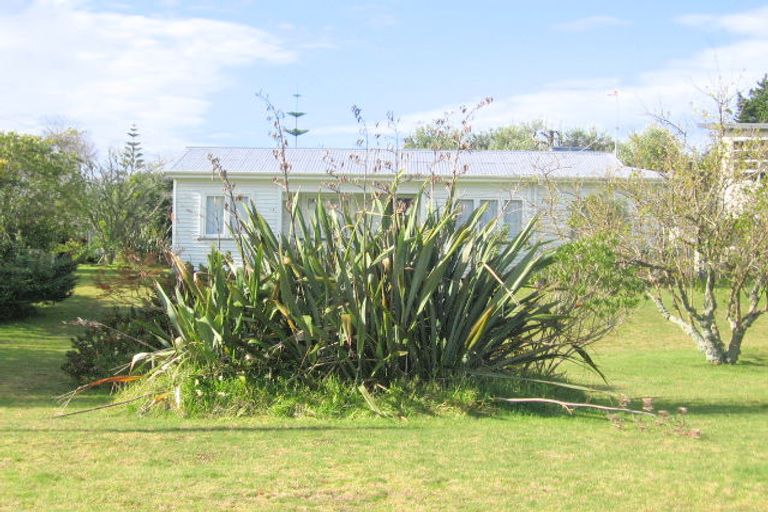 Photo of property in 114 Sylvia Road, Whangamata, 3620