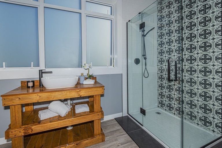 Photo of property in 22 Kamo Road, Regent, Whangarei, 0112