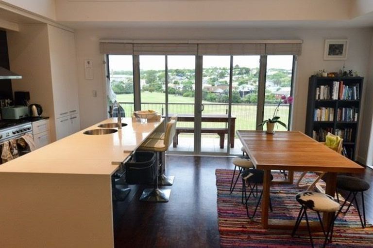 Photo of property in 42f West End Road, Herne Bay, Auckland, 1022