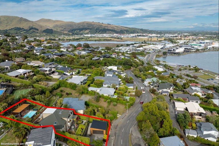 Photo of property in 36 Saint Andrews Hill Road, Mount Pleasant, Christchurch, 8081