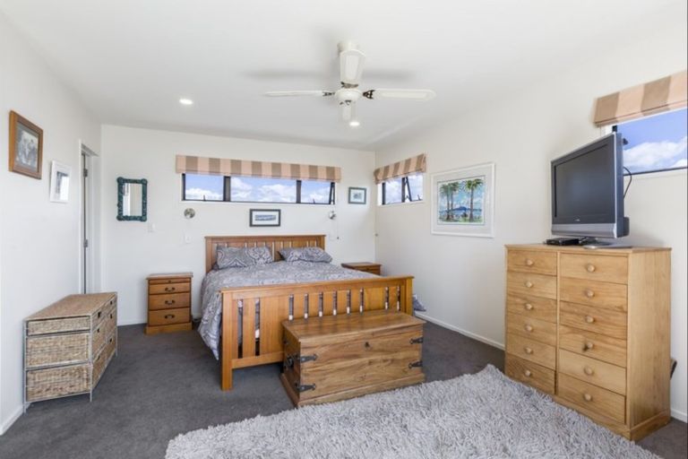 Photo of property in 13 Joydon Place, Stanmore Bay, Whangaparaoa, 0932