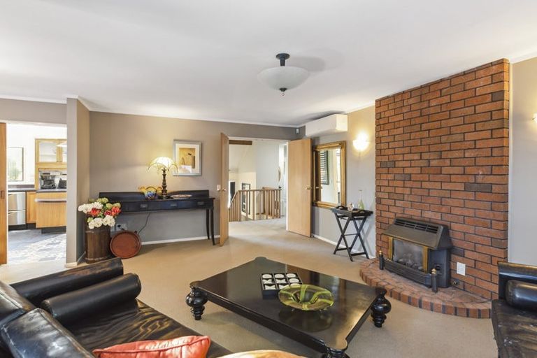 Photo of property in 22 Chilton Drive, Paraparaumu, 5032