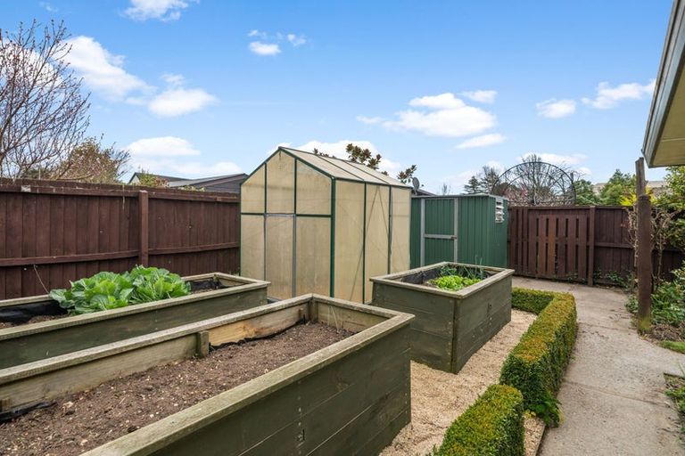 Photo of property in 30 Kingham Place, Avonhead, Christchurch, 8042