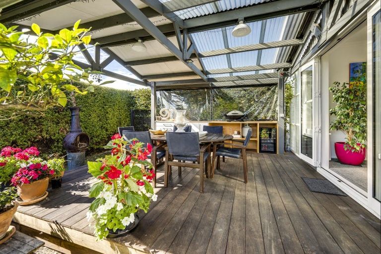 Photo of property in 74 Te Mata Road, Havelock North, 4130