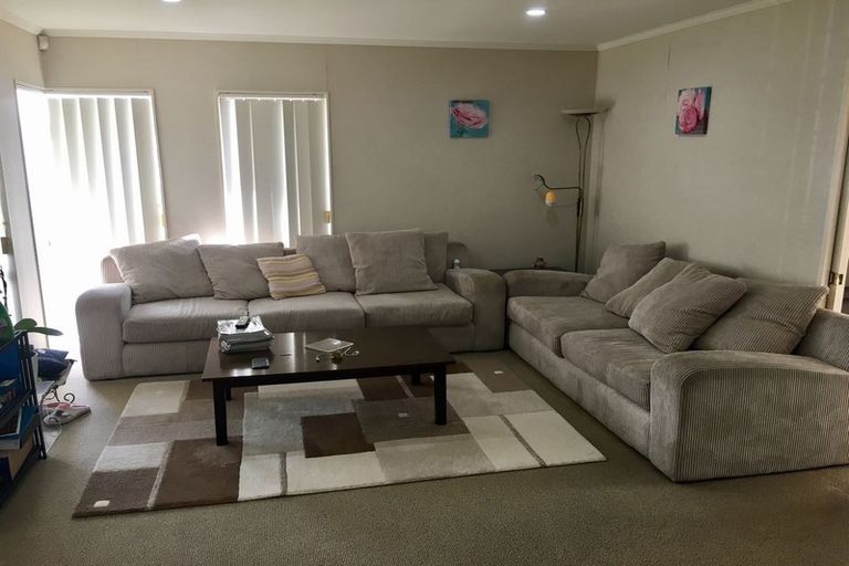 Photo of property in 10 Craigavon Drive, East Tamaki, Auckland, 2013