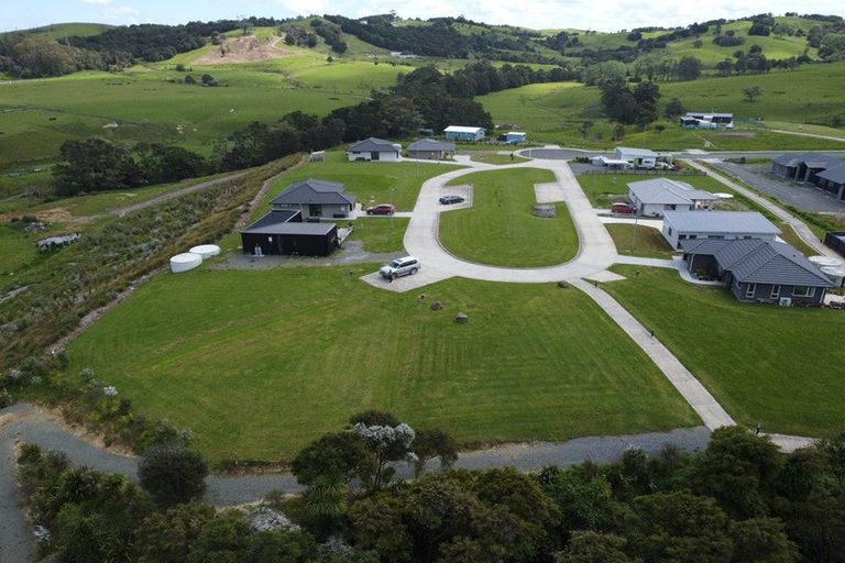 Photo of property in 17 Manaaki Circle, Paparoa, 0571