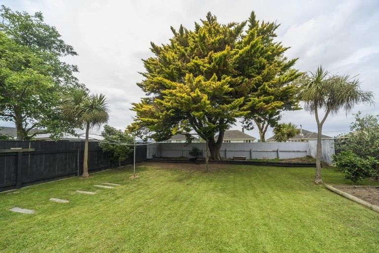 Photo of property in 654 Featherston Street, Roslyn, Palmerston North, 4414