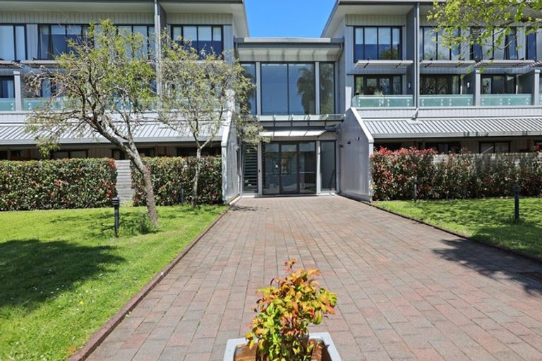 Photo of property in 11a/30 Westward Ho, Glen Eden, Auckland, 0602