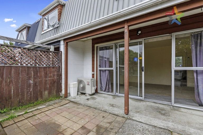 Photo of property in 8c Montgomery Crescent, Clouston Park, Upper Hutt, 5018