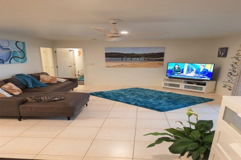 Photo of property in 36 Whitby Avenue, Whitianga, 3510