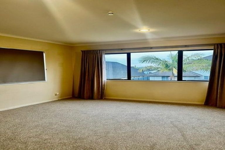 Photo of property in 49 Lilybank Crescent, East Tamaki, Auckland, 2013