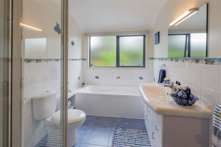 Photo of property in 10 Burnfield Way, Levin, 5510