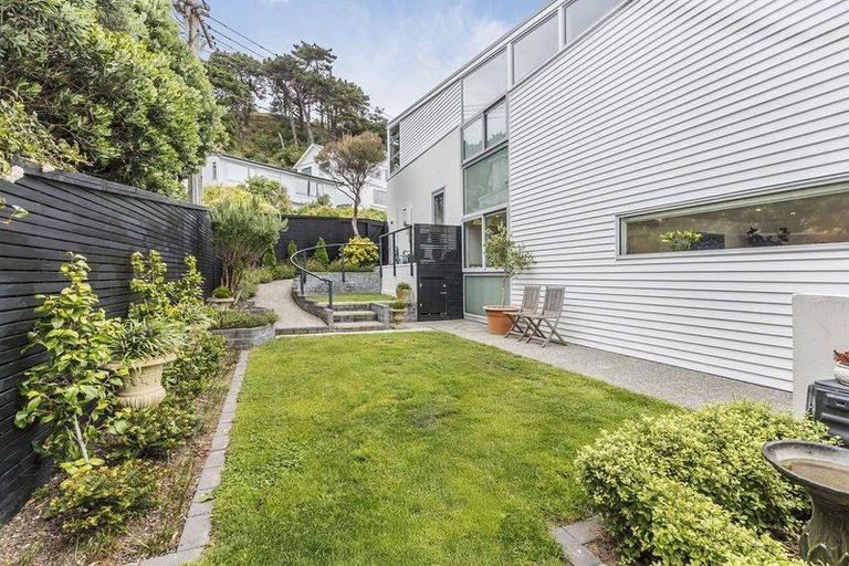 Photo of property in 32 Mantell Street, Seatoun, Wellington, 6022