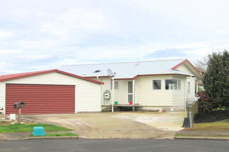 Photo of property in 23 Kentucky Crescent, Nawton, Hamilton, 3200