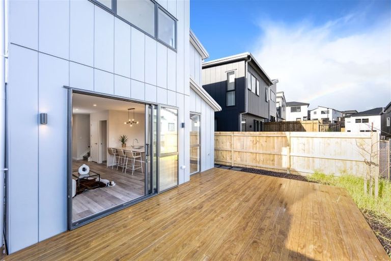 Photo of property in 14 Pohewa Road, Silverdale, 0932