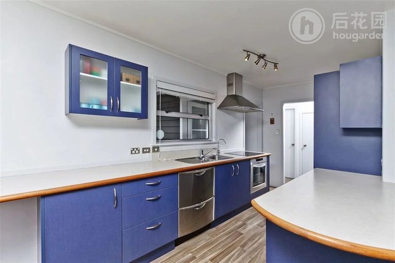 Photo of property in 10 Saffron Street, Birkdale, Auckland, 0626