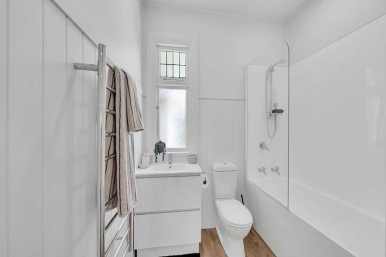 Photo of property in 16 Greta Street, South Hill, Oamaru, 9400