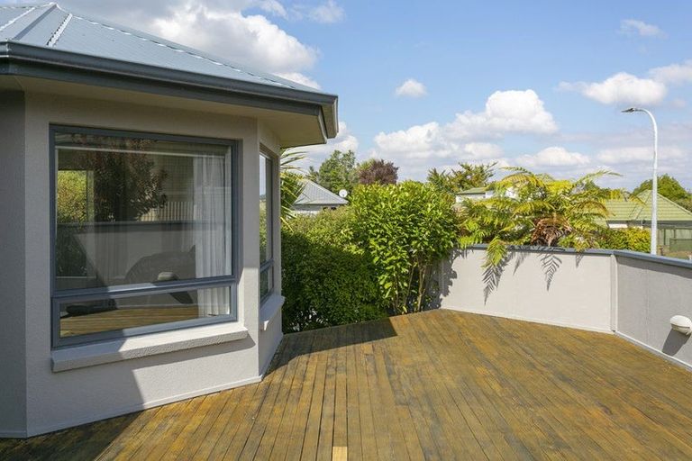 Photo of property in 2/94 Harvey Street, Waipahihi, Taupo, 3330