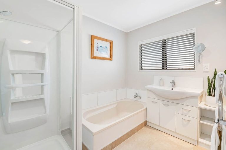 Photo of property in 39 Merehai Place, Snells Beach, 0920