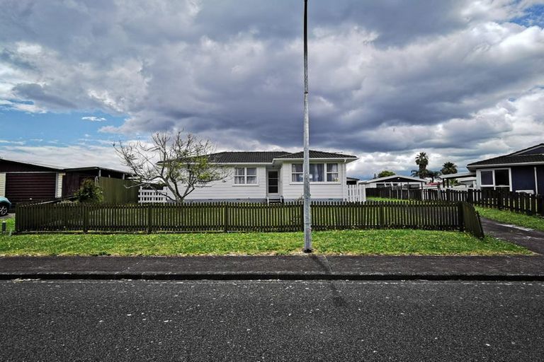 Photo of property in 4 Marybeth Place, Rosehill, Papakura, 2113