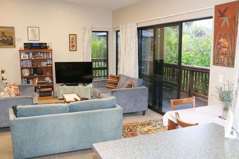 Photo of property in 21 Taraire Street, Ostend, Waiheke Island, 1081