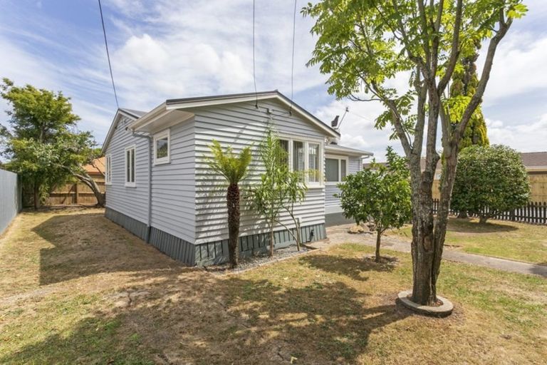 Photo of property in 1/5 Woodside Road, Manurewa, Auckland, 2102