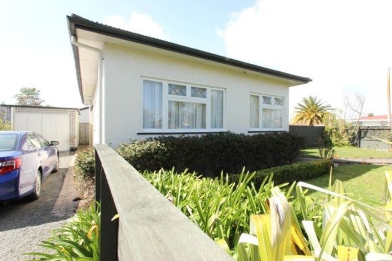 Photo of property in 1400 Woodstock Avenue, Mayfair, Hastings, 4122