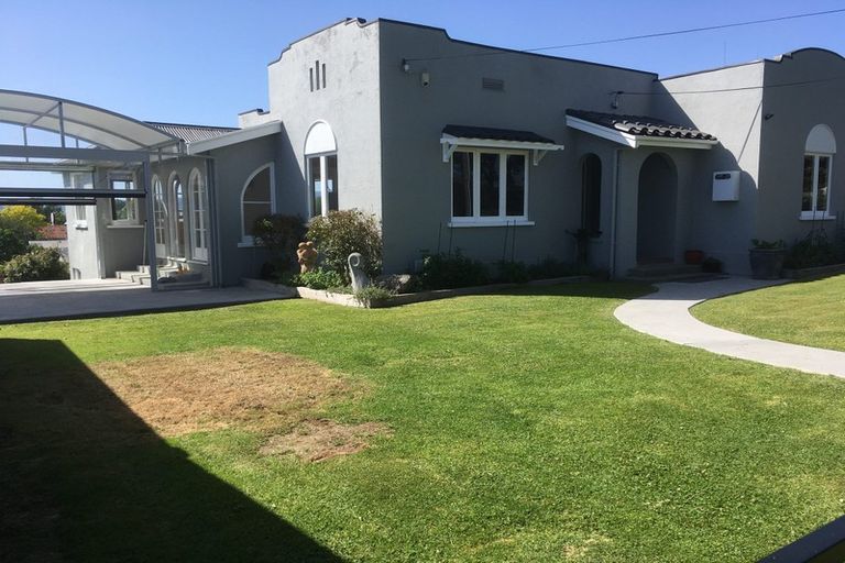 Photo of property in 18 Edgecumbe Road, Tauranga, 3110
