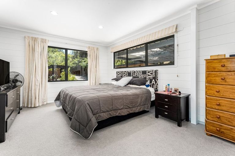 Photo of property in 4 Joseph Banks Drive, Whitby, Porirua, 5024